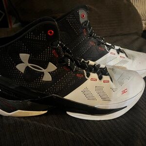 Under Armour Basketball mens sz12.5